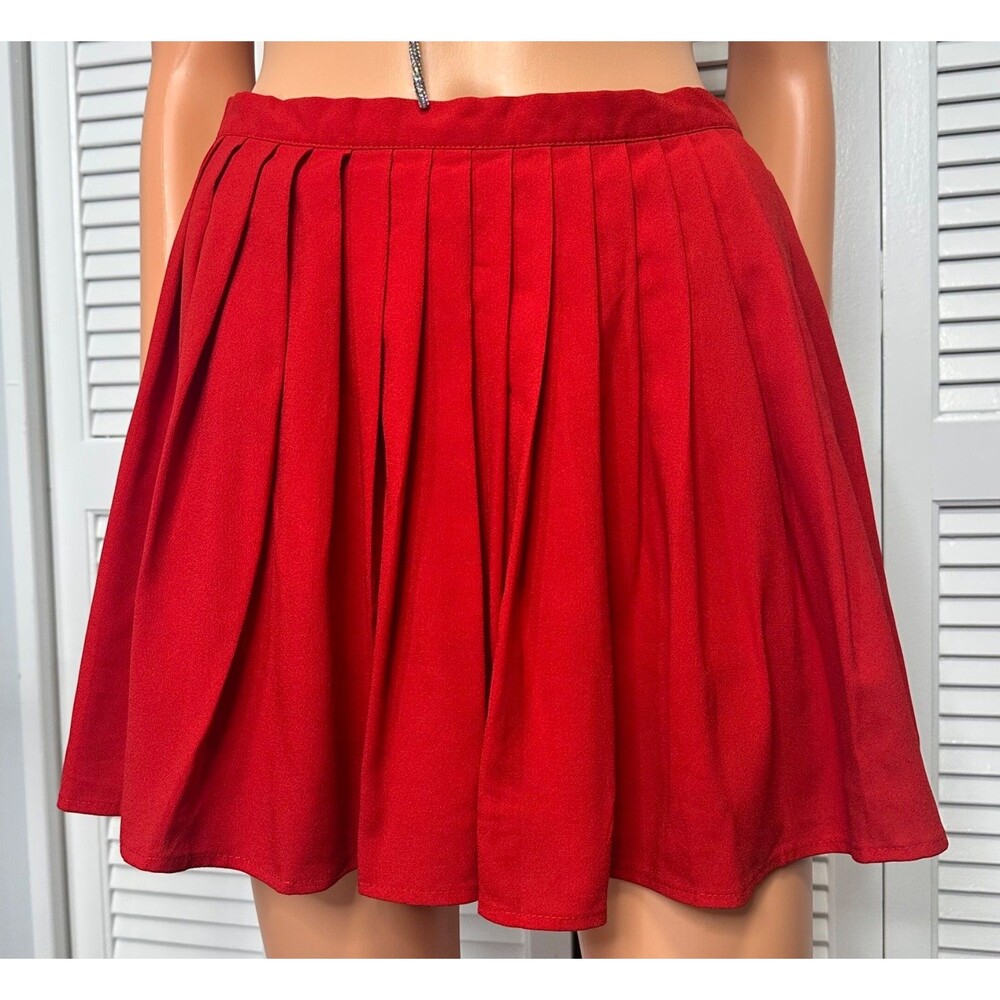 Forever 21 Red Pleated Mini Skater Skirt Women’s Medium Zip Back Flowy Cute